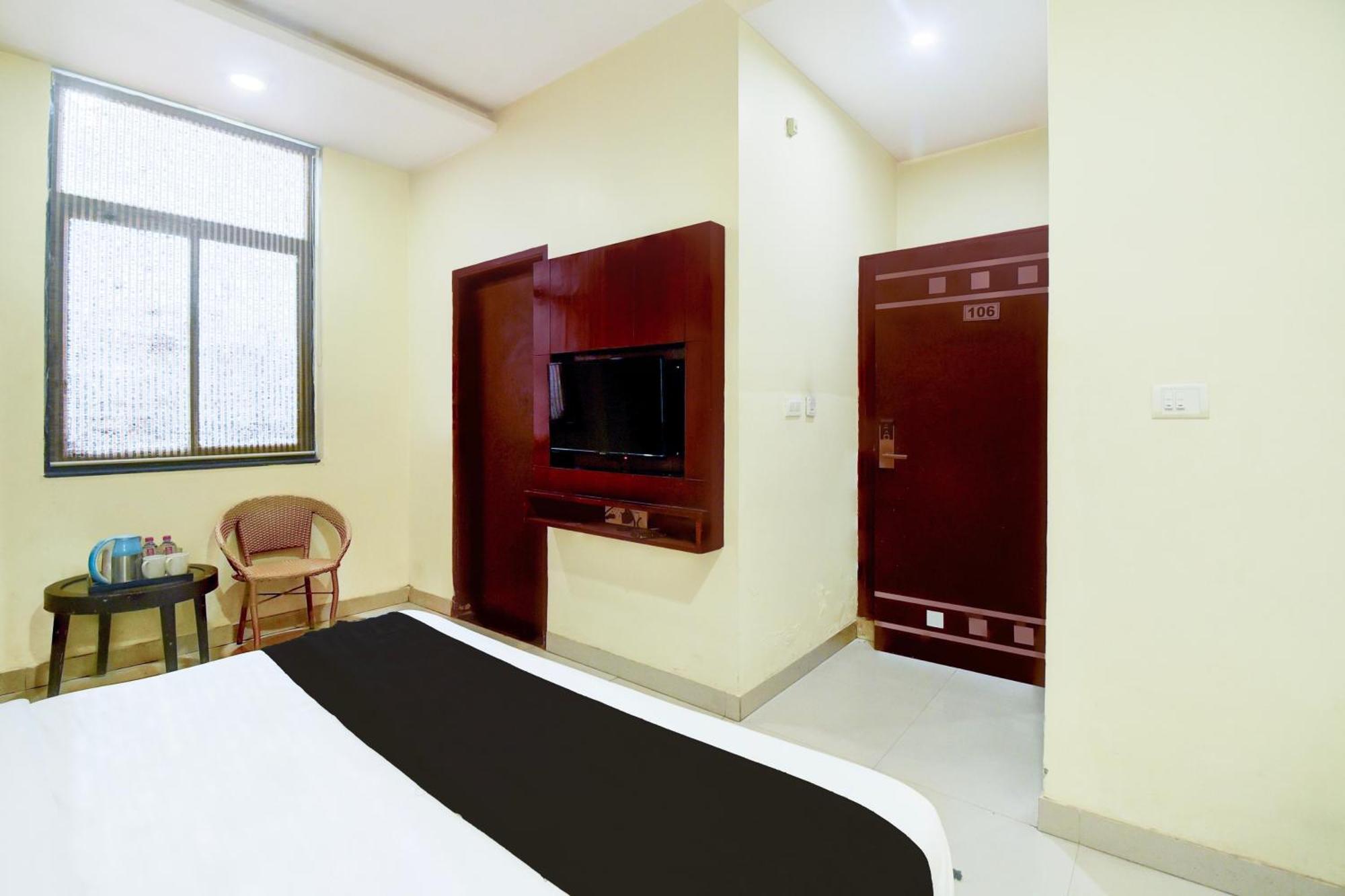 Palette Near Akshardham Temple Formerly V One Pride Hotel 3*