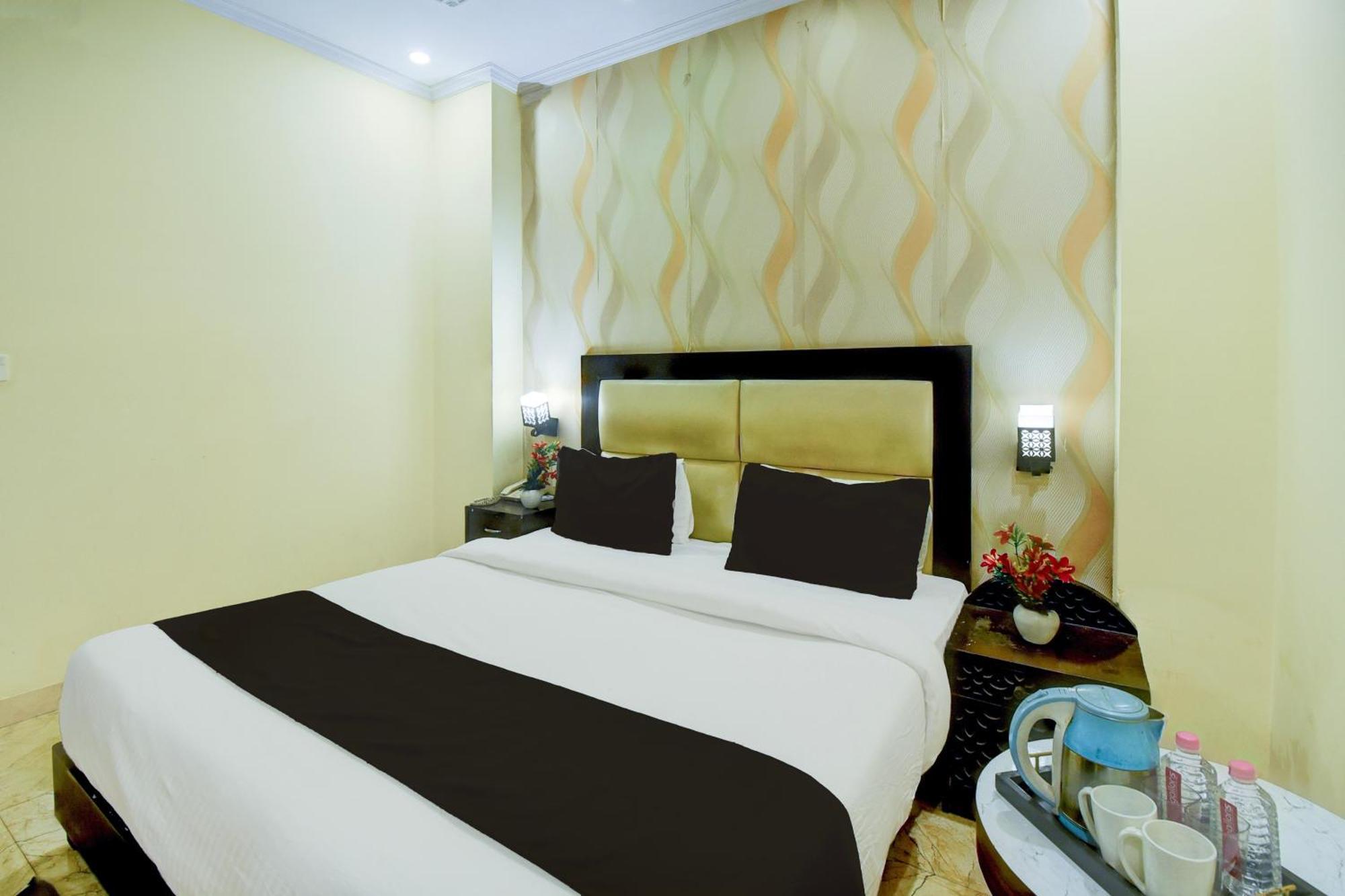 Palette Near Akshardham Temple Formerly V One Pride Hotel 3*