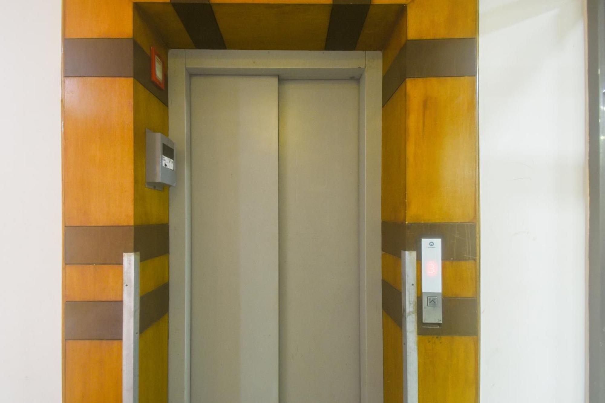 Hotel Super Townhouse Malviya Nagar Near Airport Formerly Royal Residency 3*