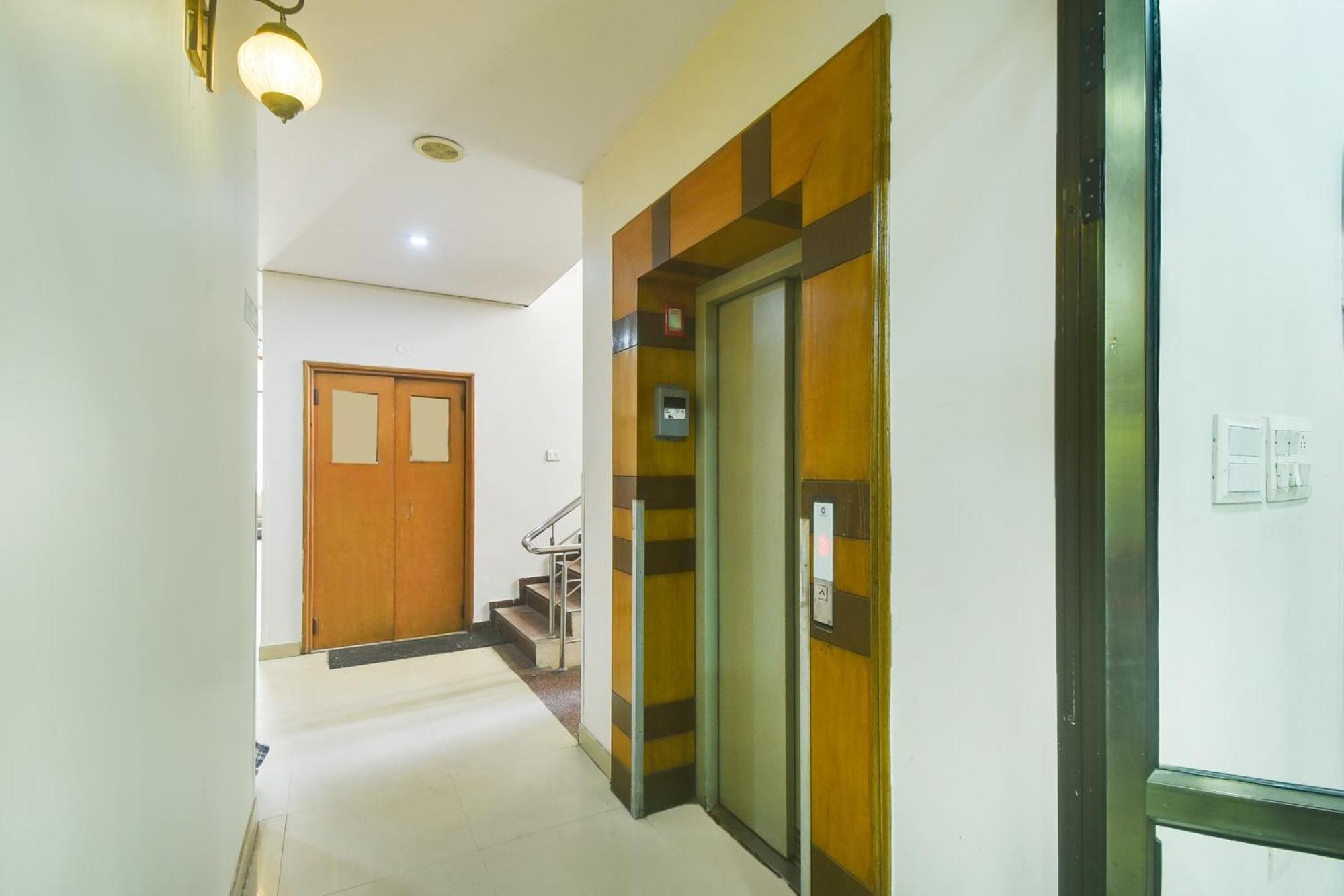 Super Townhouse Malviya Nagar Near Airport Formerly Royal Residency Hotel 3*