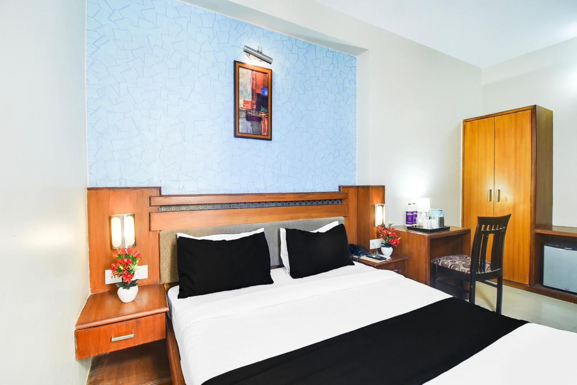 Super Townhouse Malviya Nagar Near Airport Formerly Royal Residency 3* Jaipur