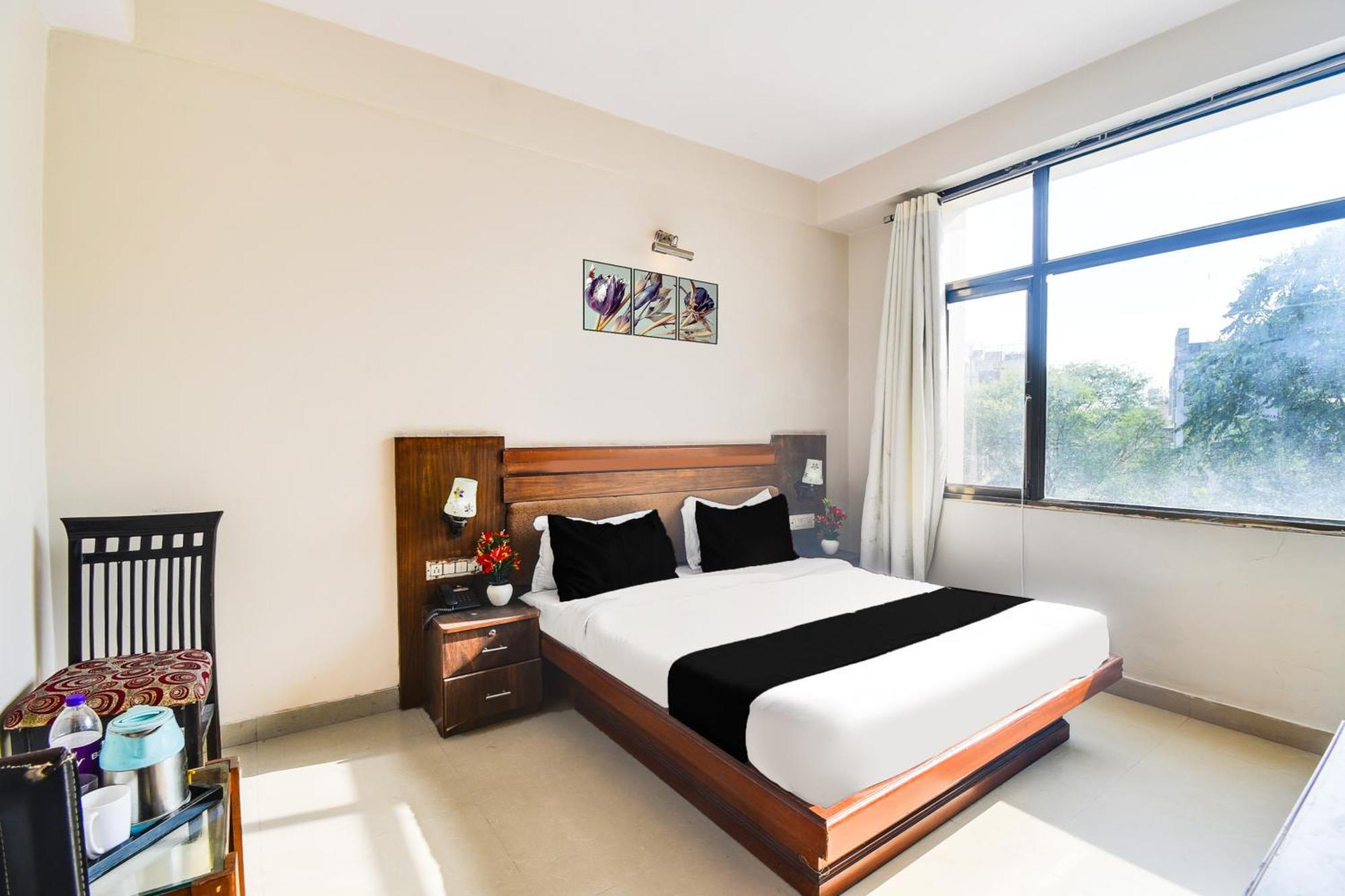 Super Townhouse Malviya Nagar Near Airport Formerly Royal Residency 3*