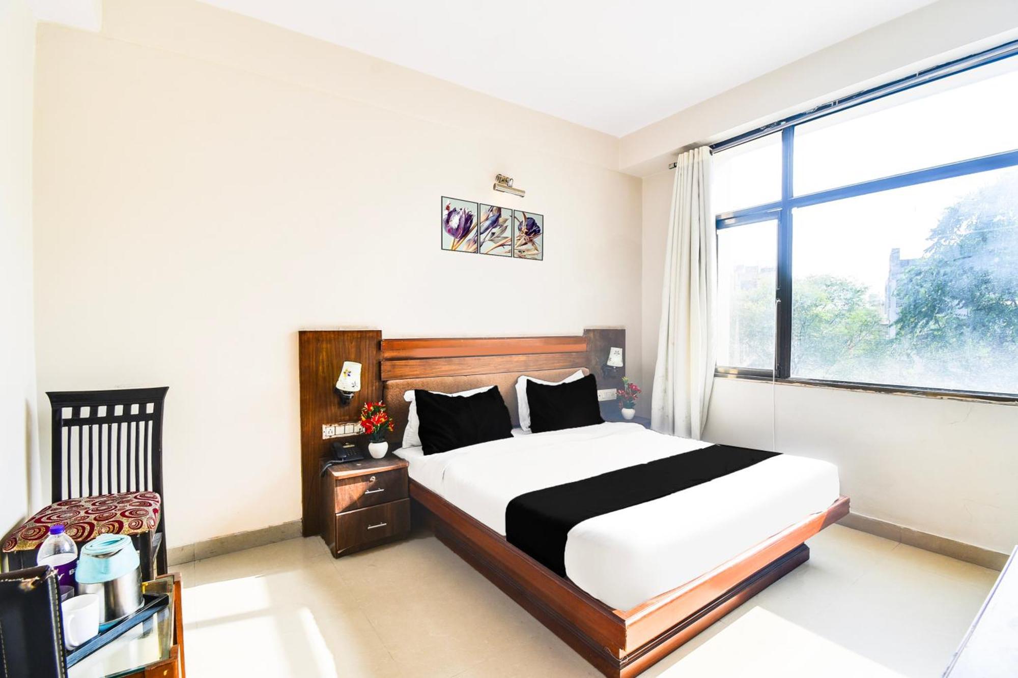 Super Townhouse Malviya Nagar Near Airport Formerly Royal Residency