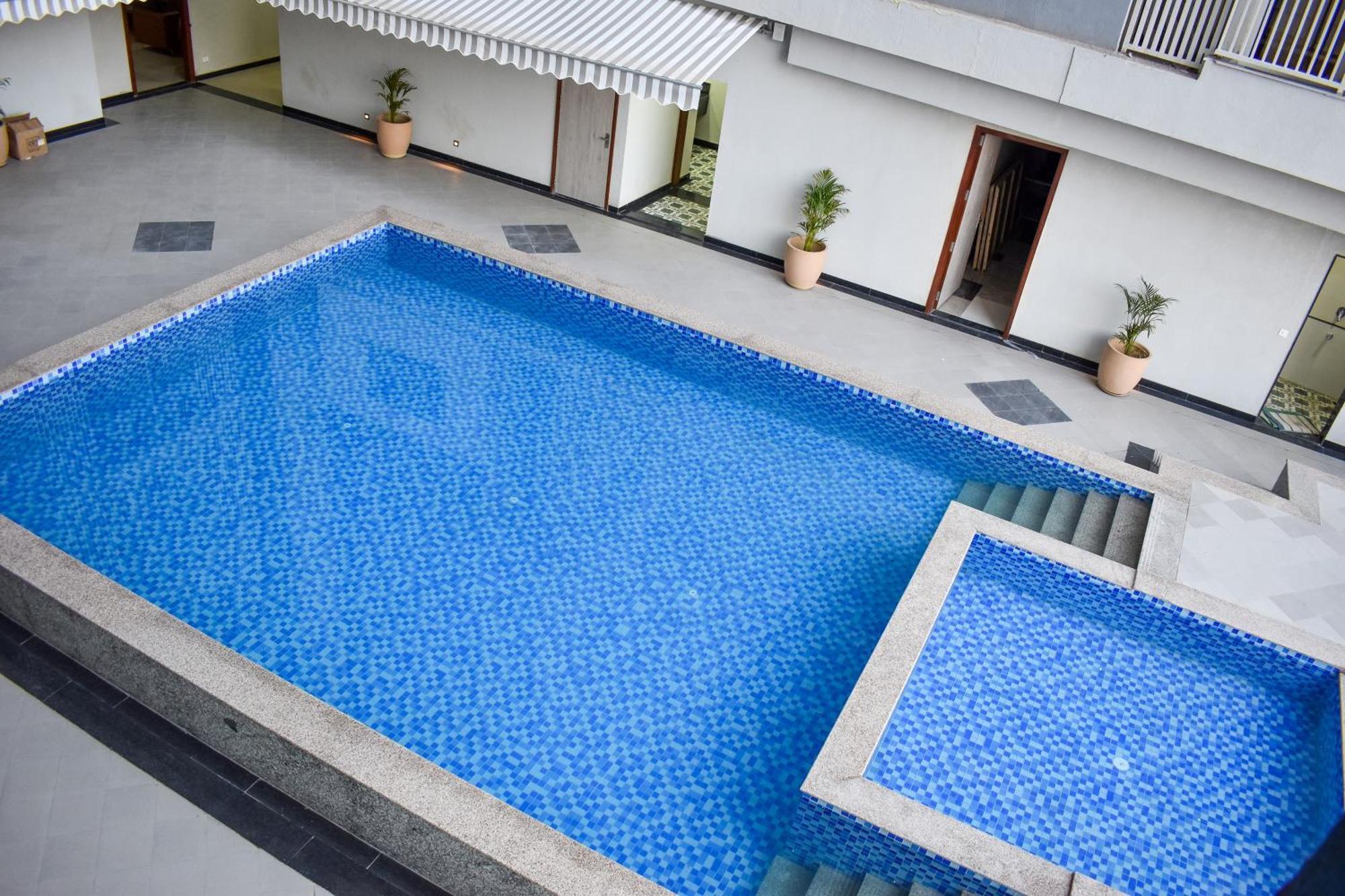 Urban By Blusalzz, - Rajasthan Hotel Jaipur
