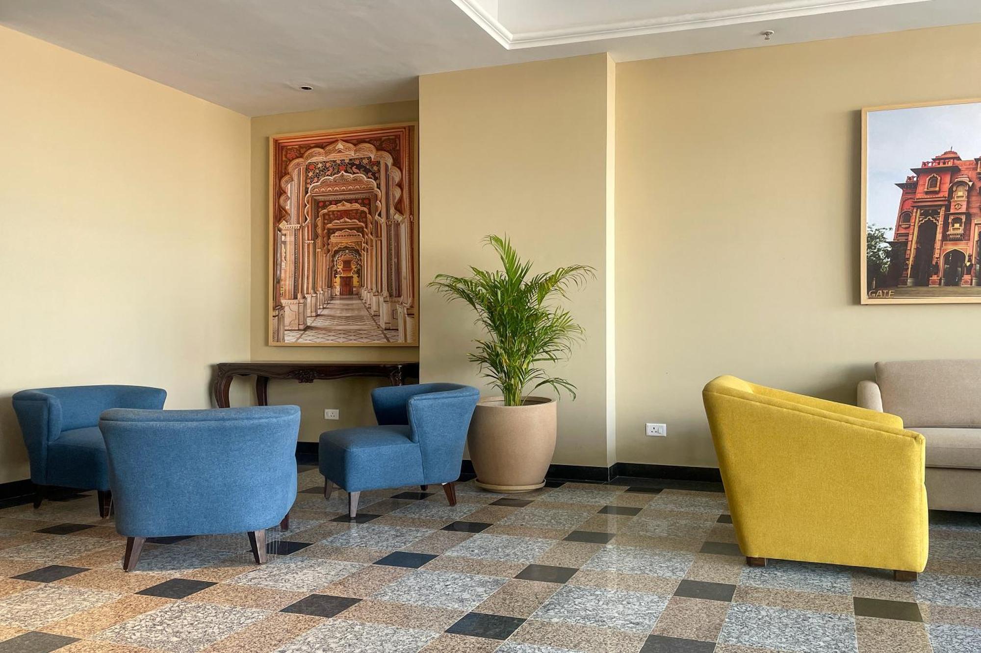 Urban By Blusalzz, - Rajasthan Hotel