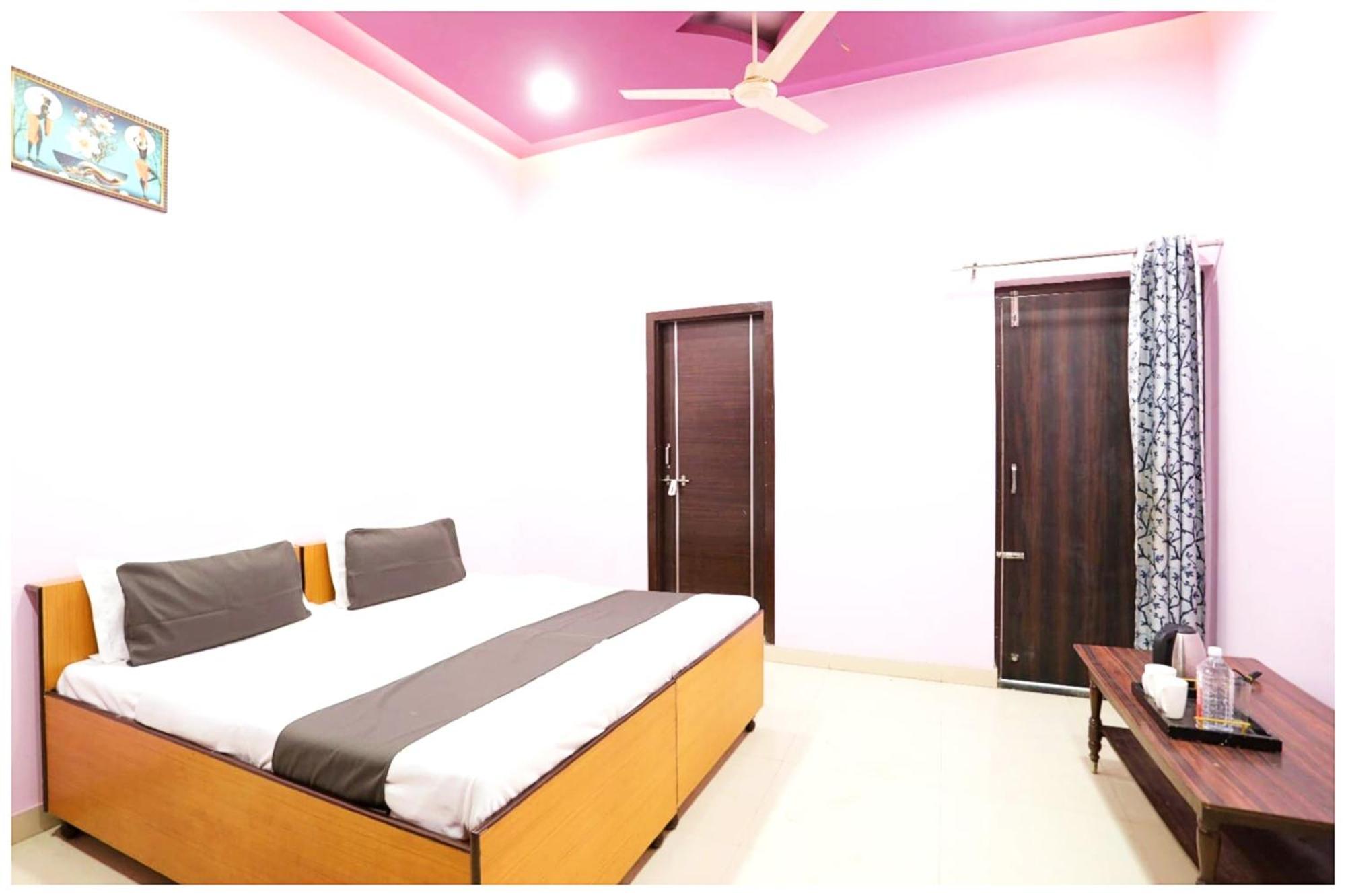Superior Dev Near Park 3* Jaipur