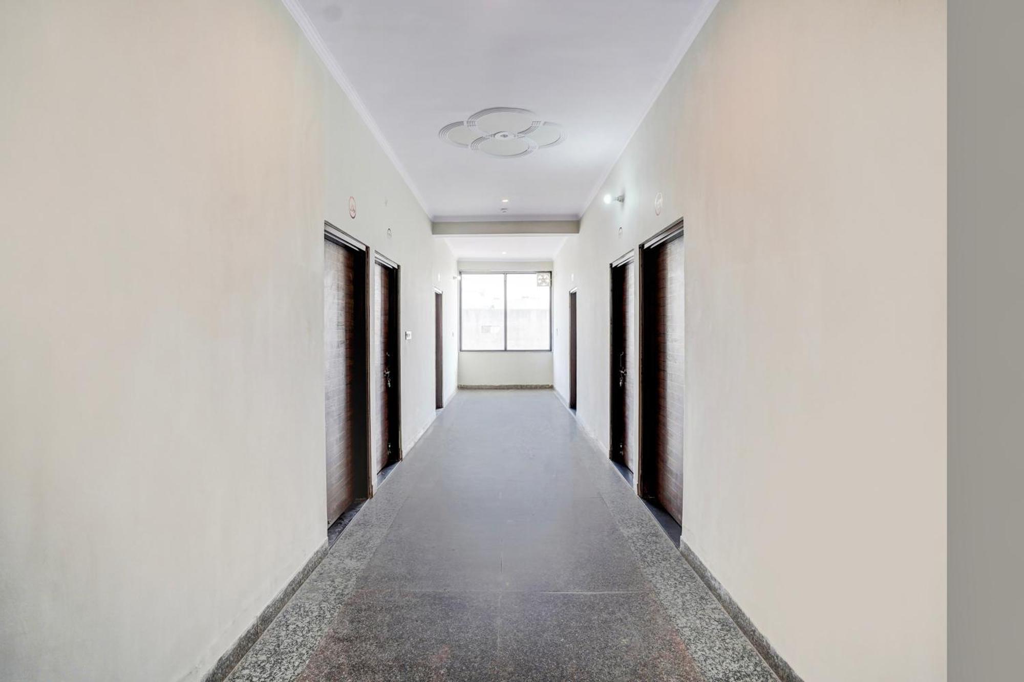 O R R Resturent And Hotel 3*