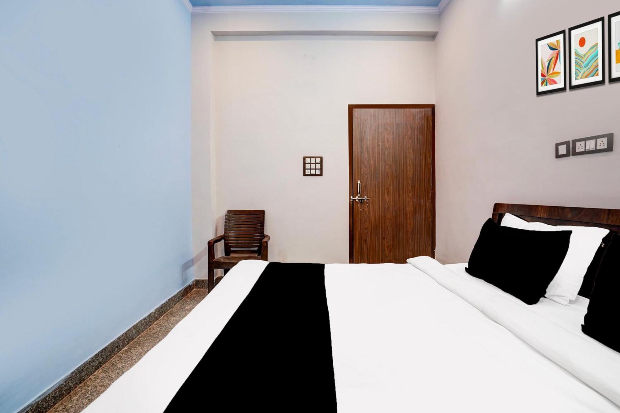 Hotel O R R Resturent And