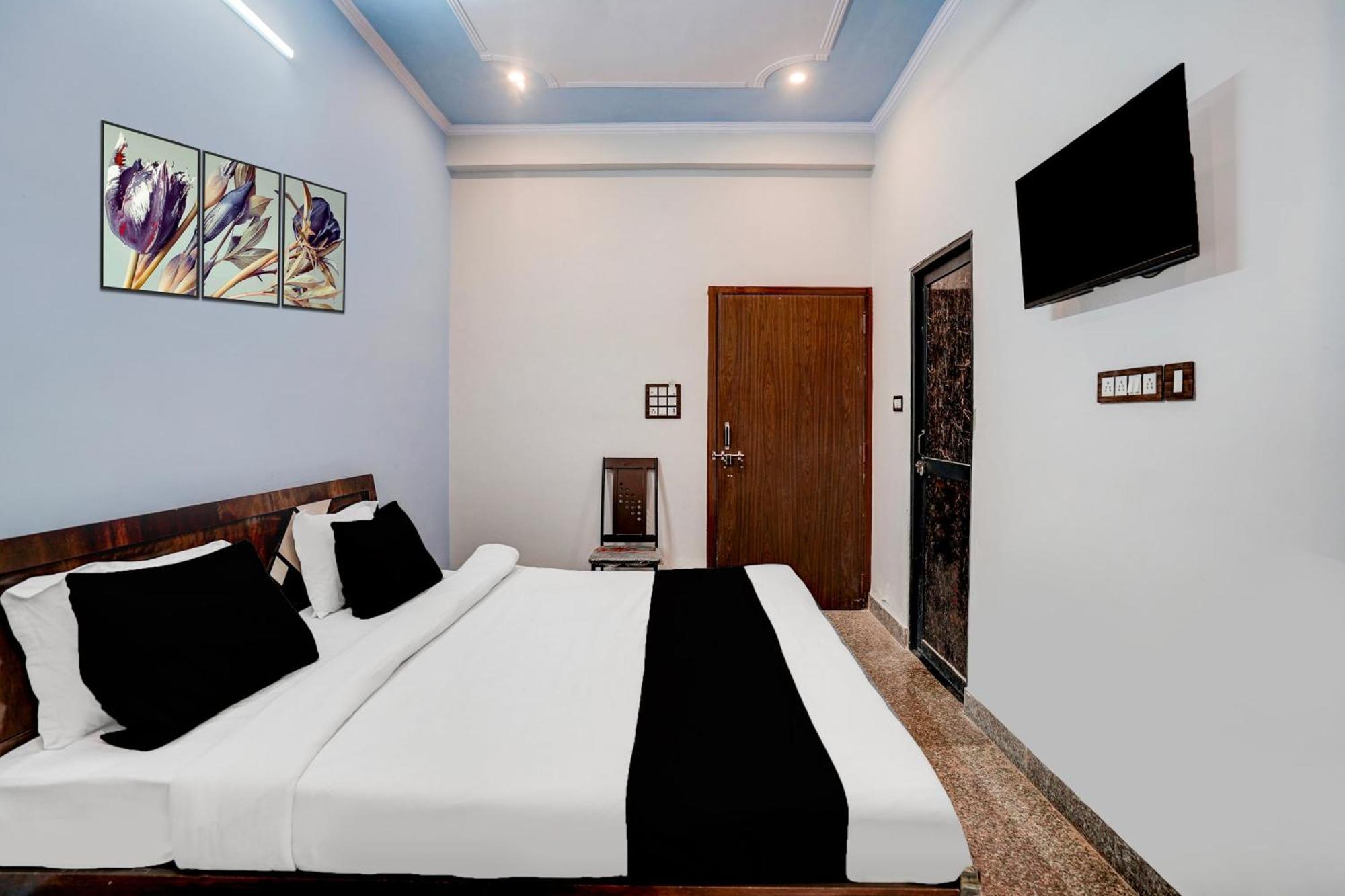 Hotel O R R Resturent And 3*