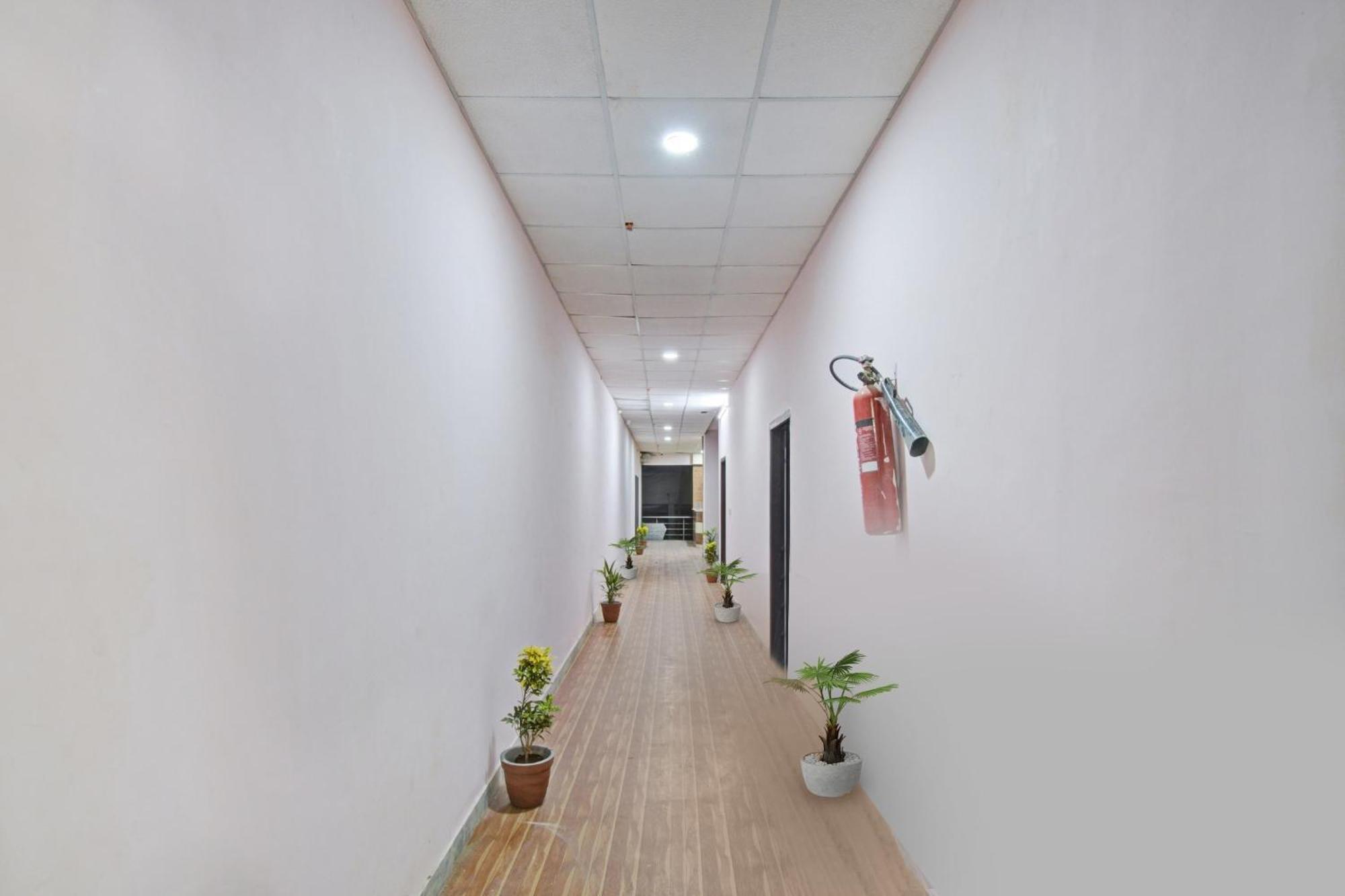 Hotel O Arya Jaipur