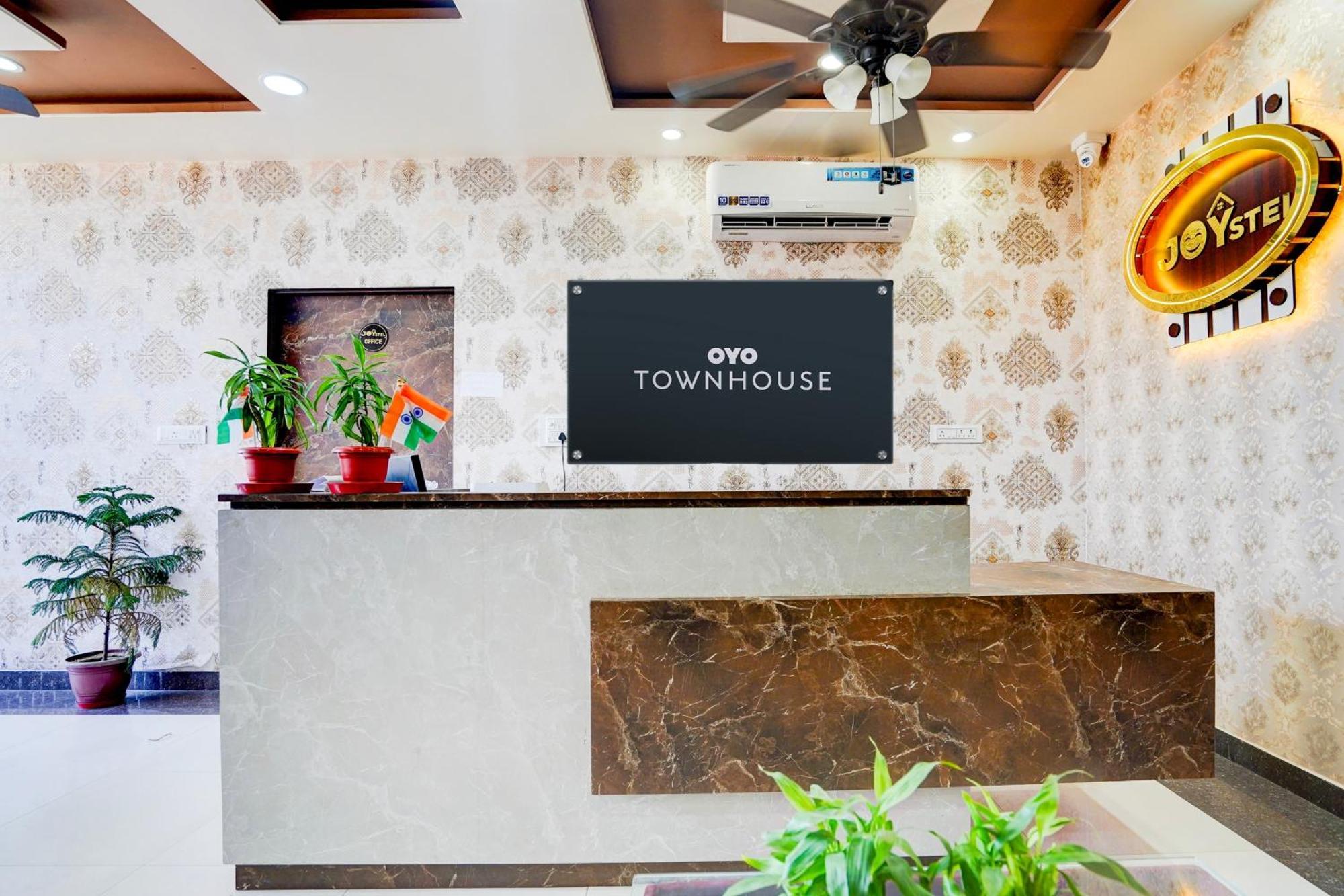 Super Townhouse Vasundra Nagar Formerly Joystel Hotel Dahmi