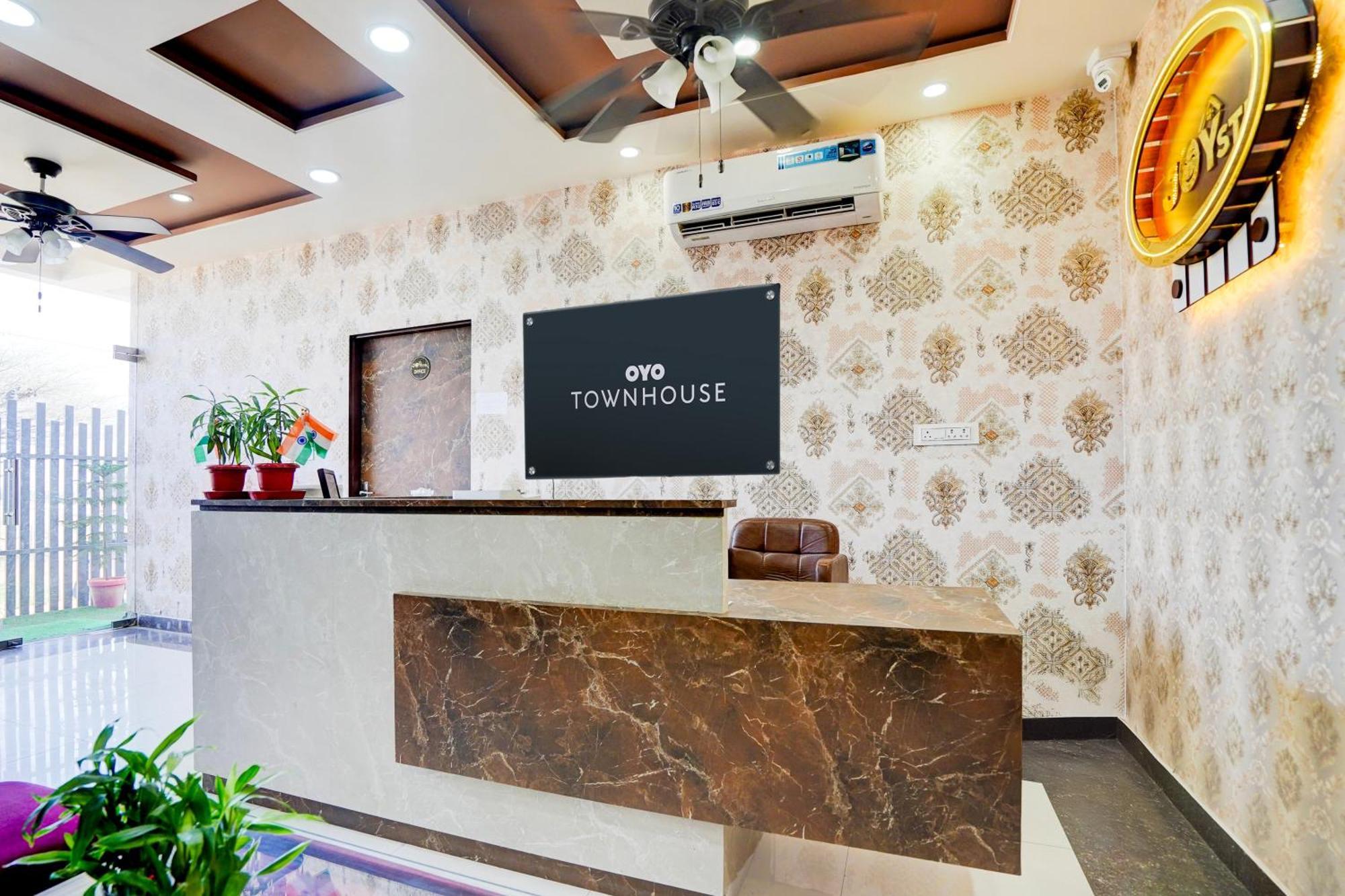 Super Townhouse Vasundra Nagar Formerly Joystel Hotel Dahmi