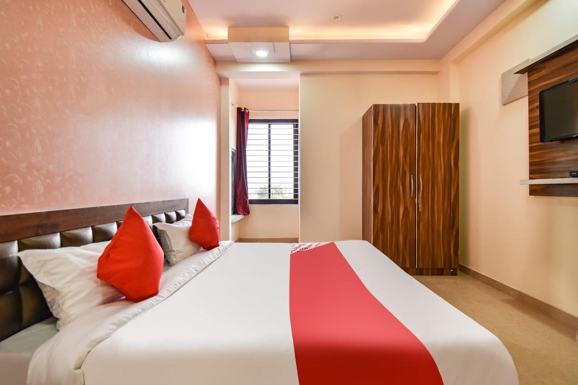 Super O Sai Kripa Hotel 4*