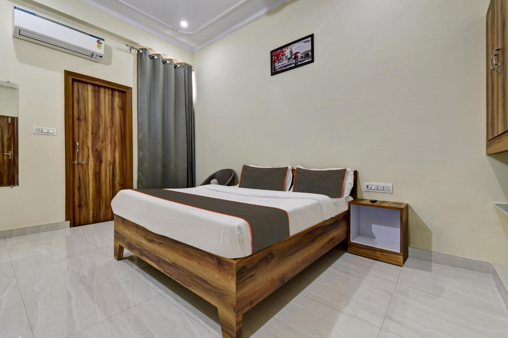 Oyo 82116 24a 7 Living 3* Jaipur