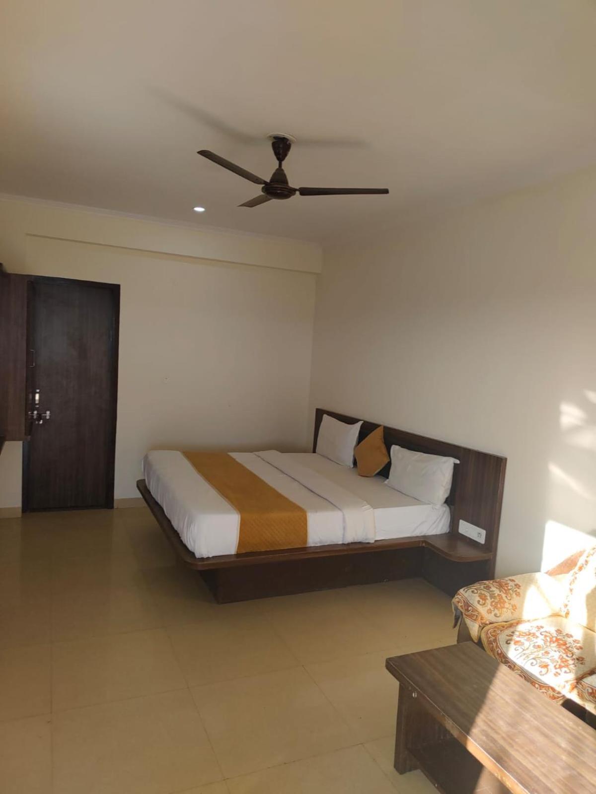 Experia Boutique House *