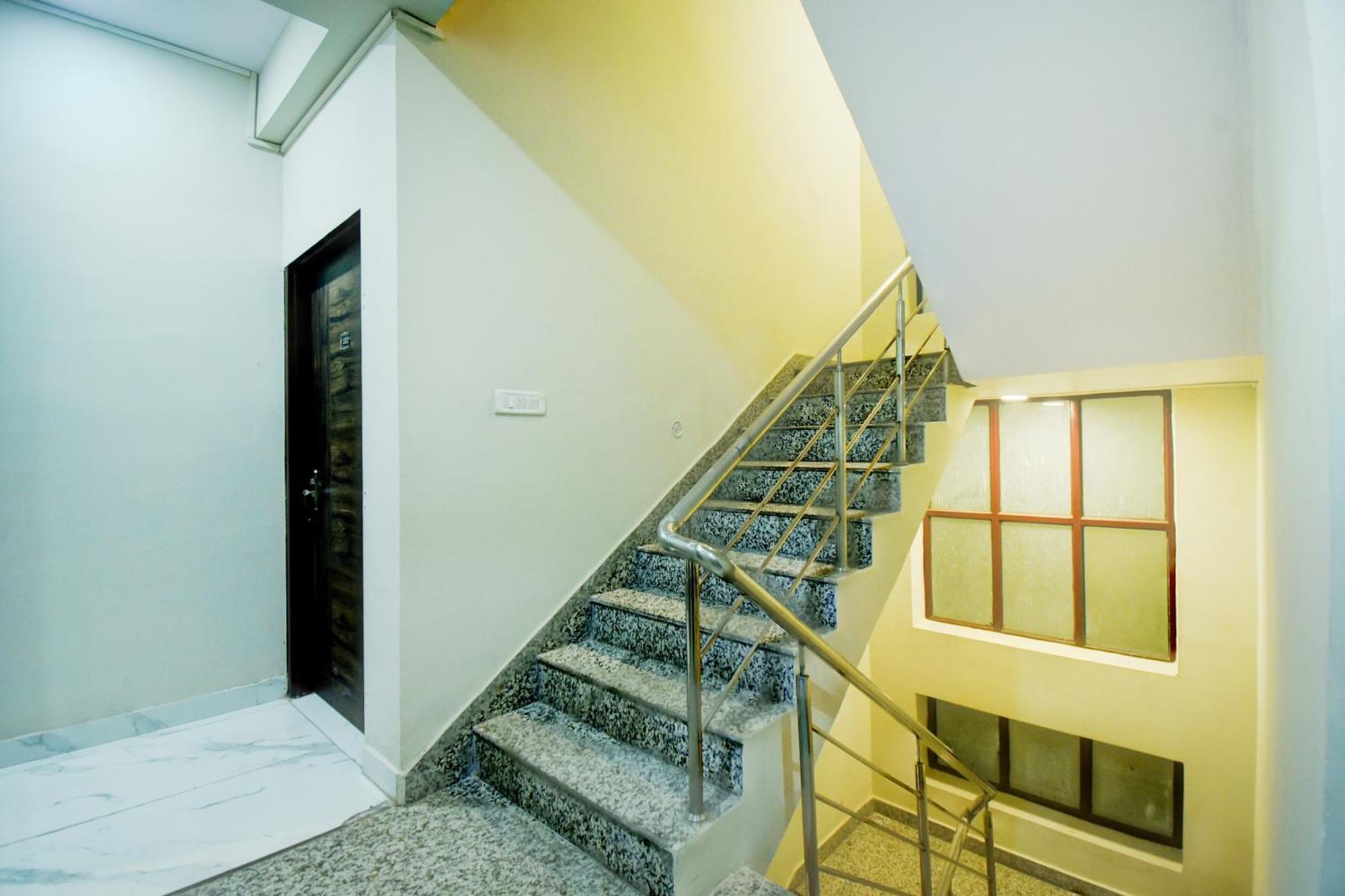 Fabhotel Bungalow 14