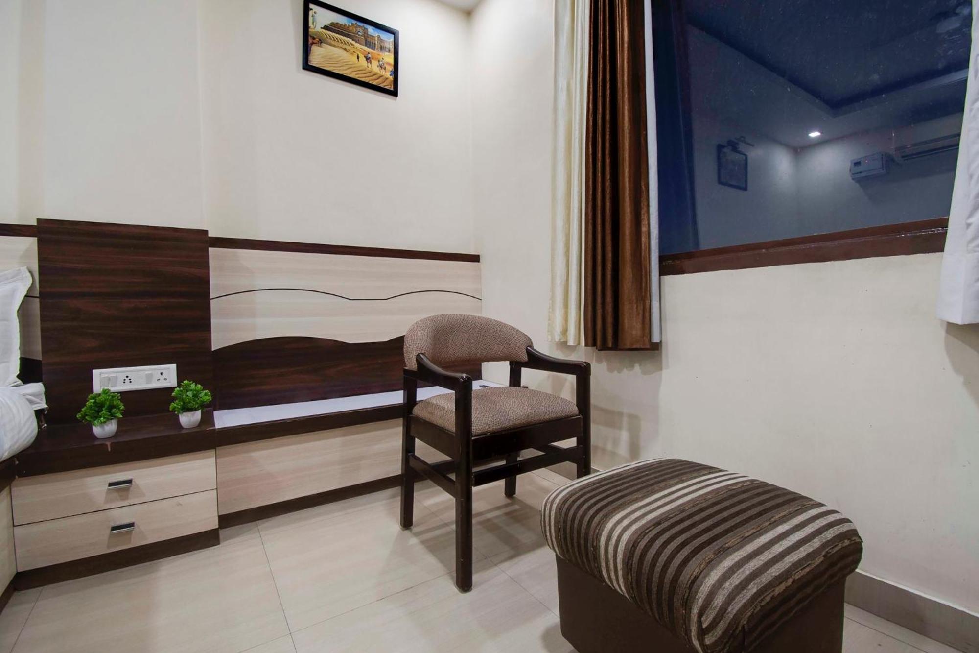 Capital O Pink Peral Hotel Jaipur