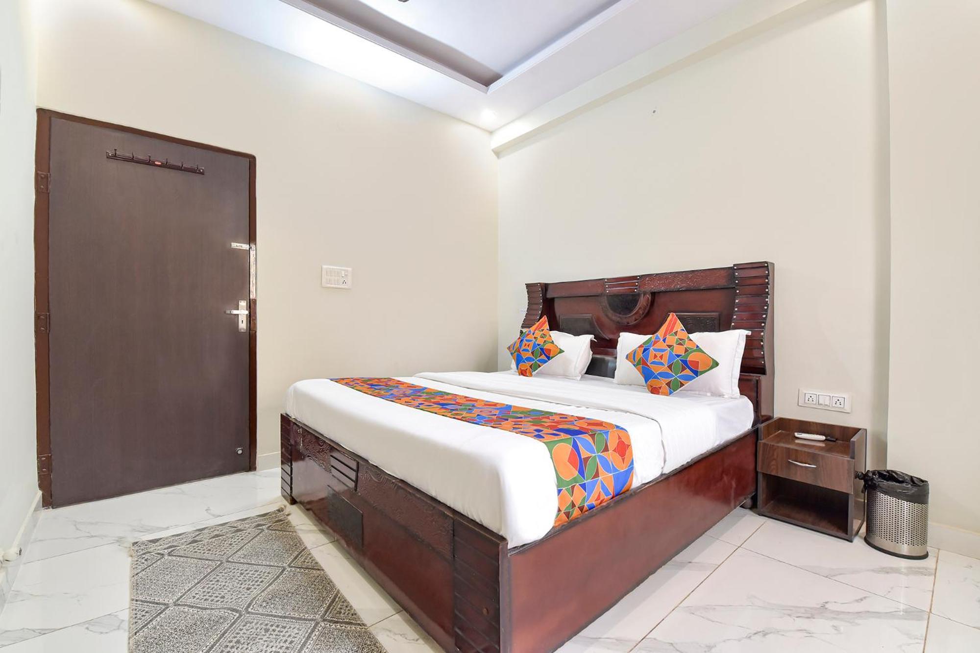 Fabhotel Bungalow 14 Hotel