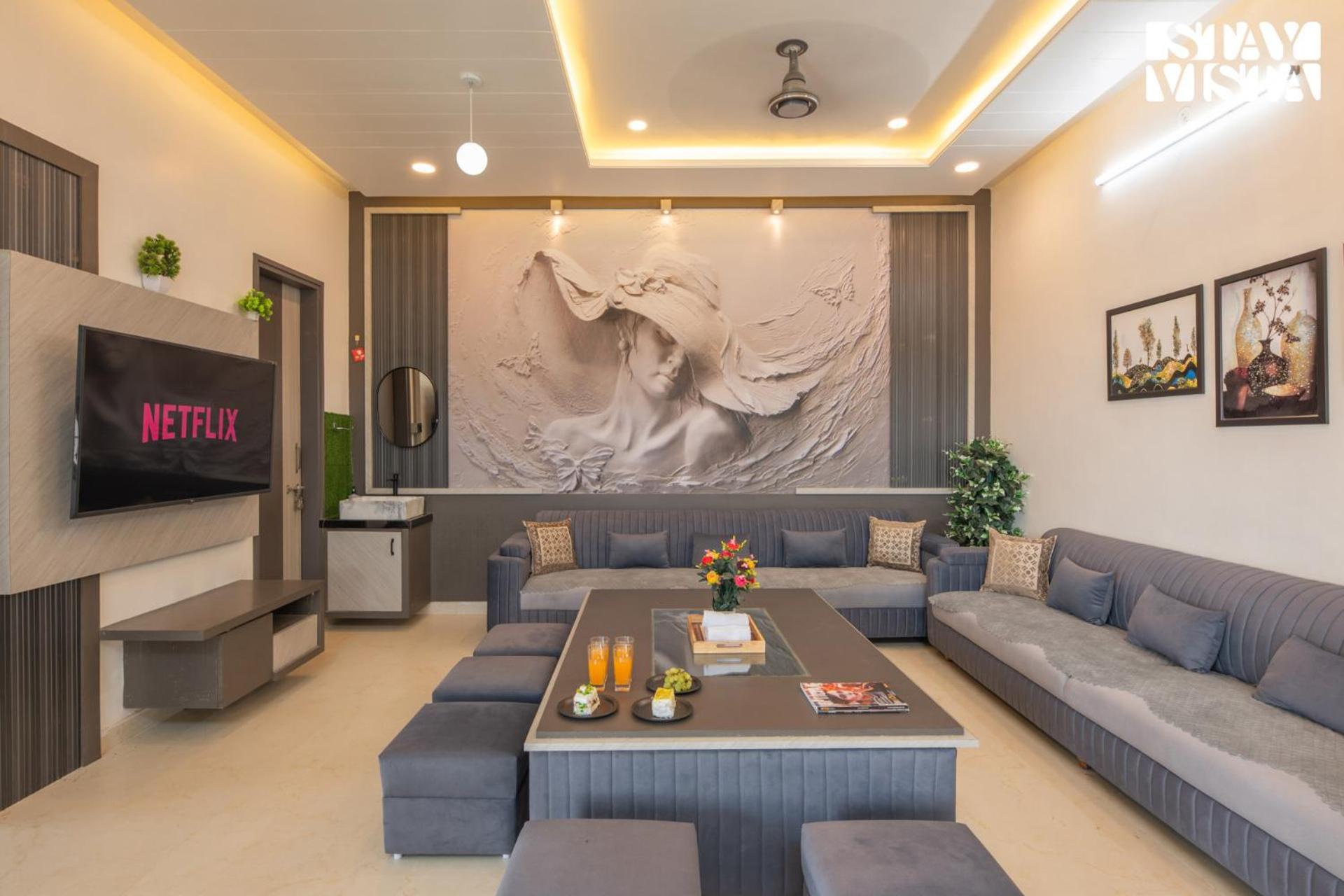 Stayvista At Pinkal Farms With Pool, Lawn, Wi-fi Jaipur