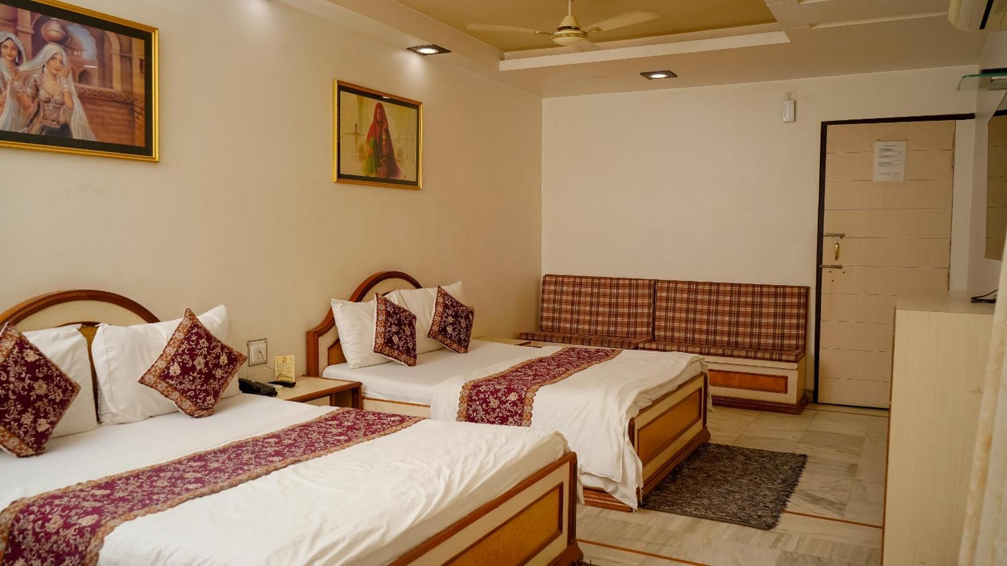 Ruby Hotel