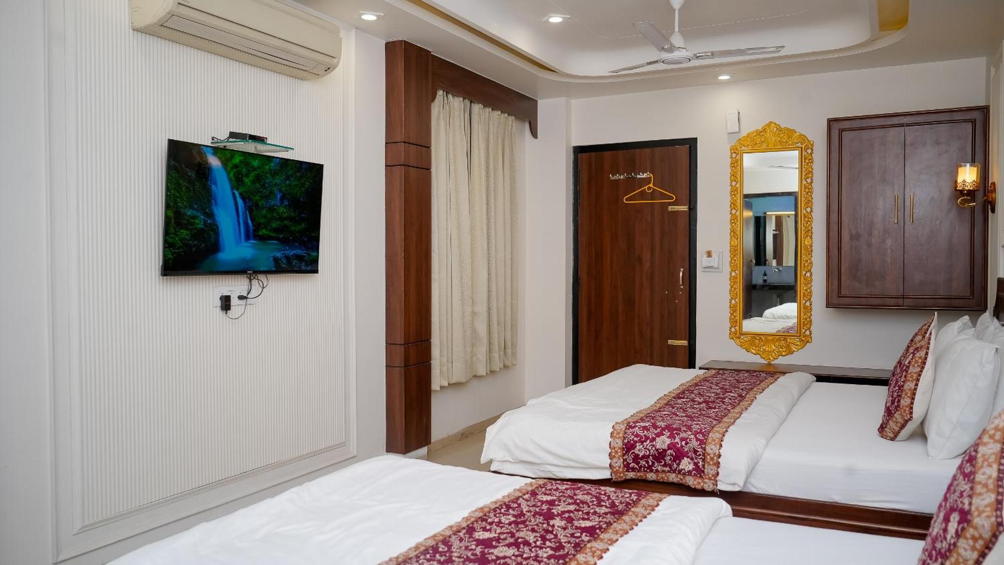 Ruby Hotel 3*