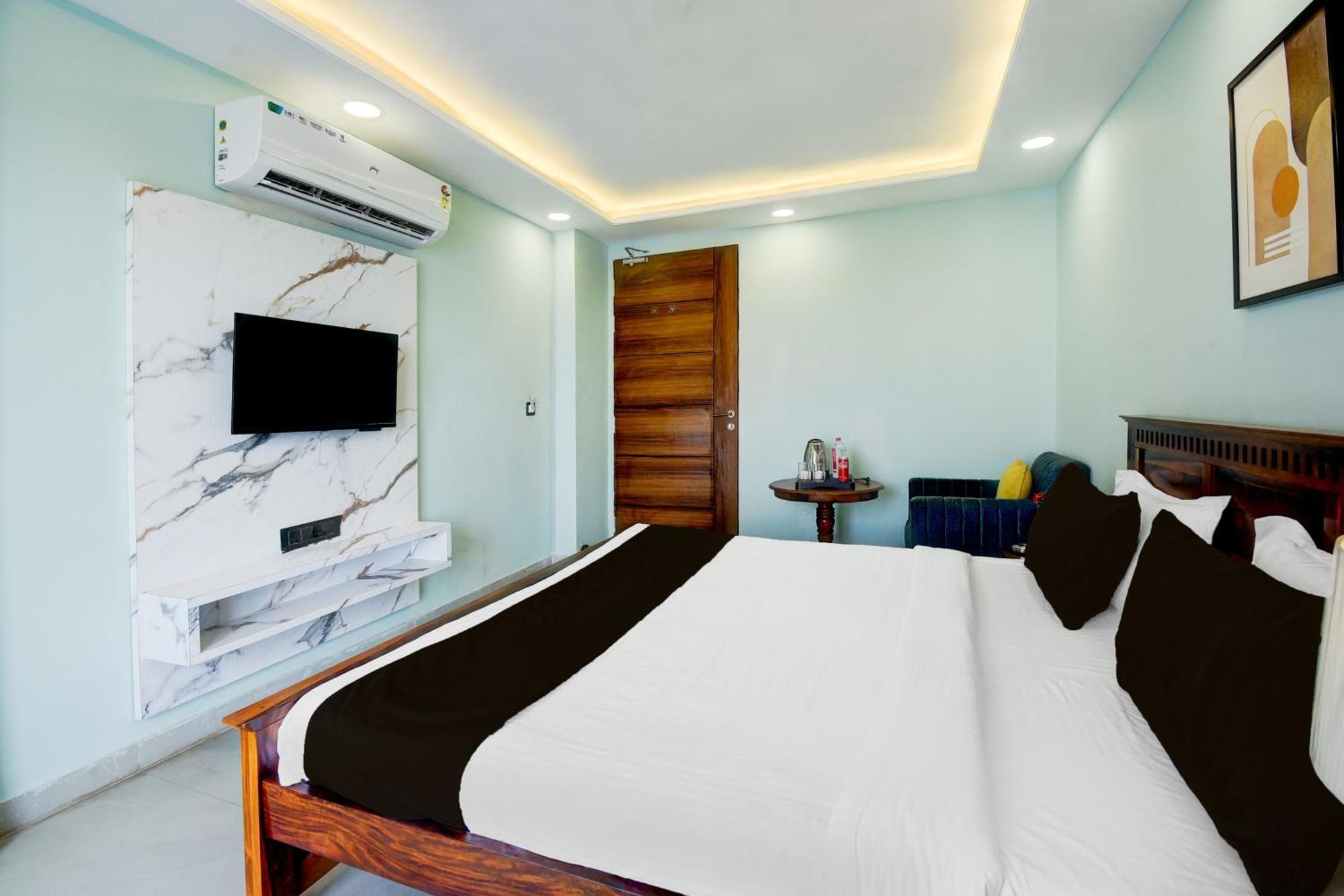 Fabhotel Pink Palace Jaipur