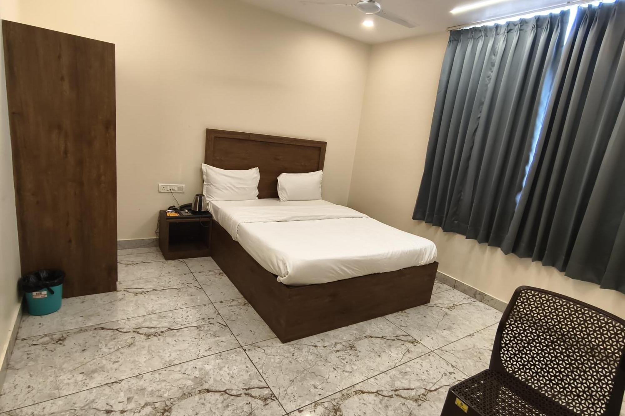 Le Blue Moon Near Hyatt Regency 3* Jaipur