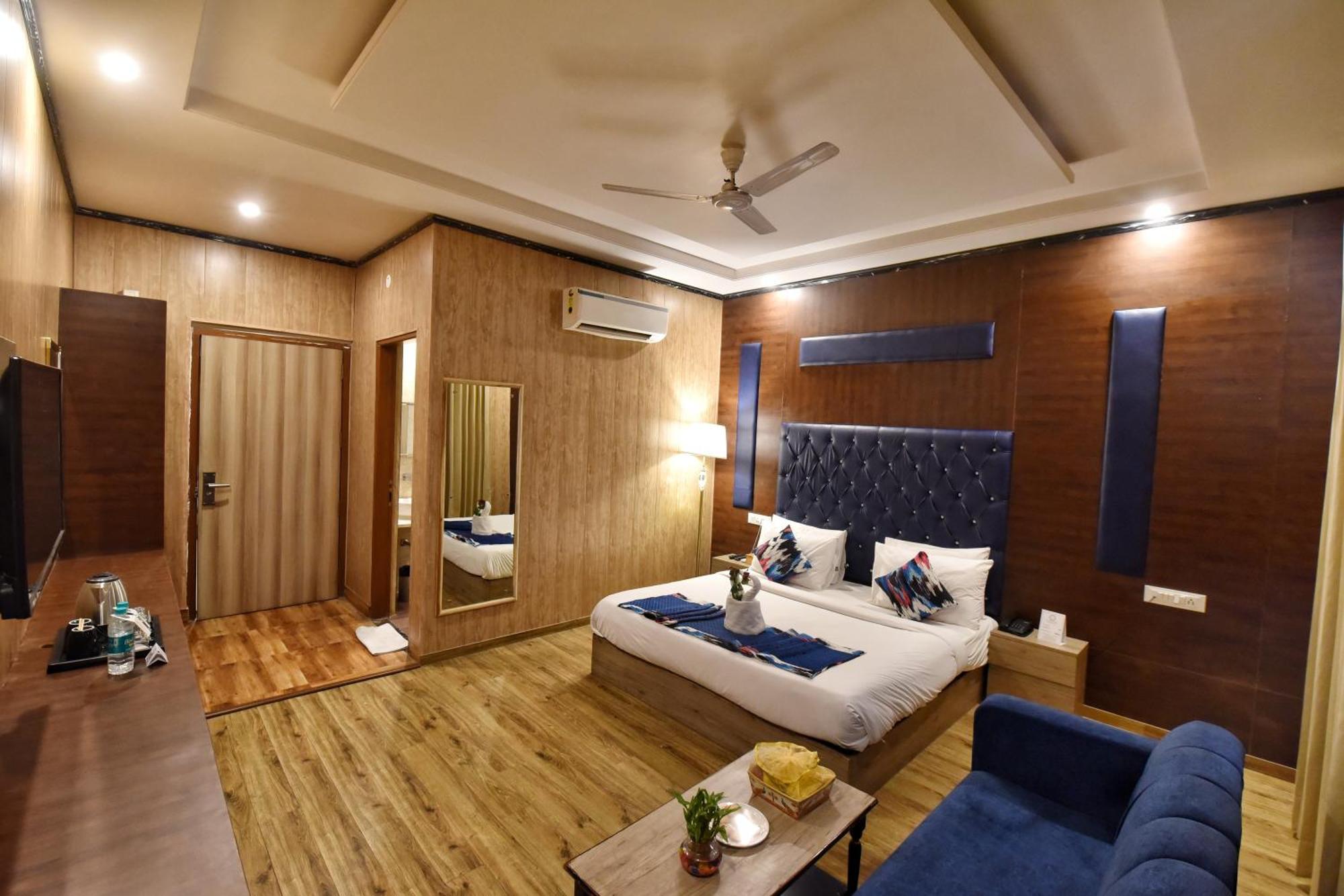 Hotel Foxoso Fiori Jaipur