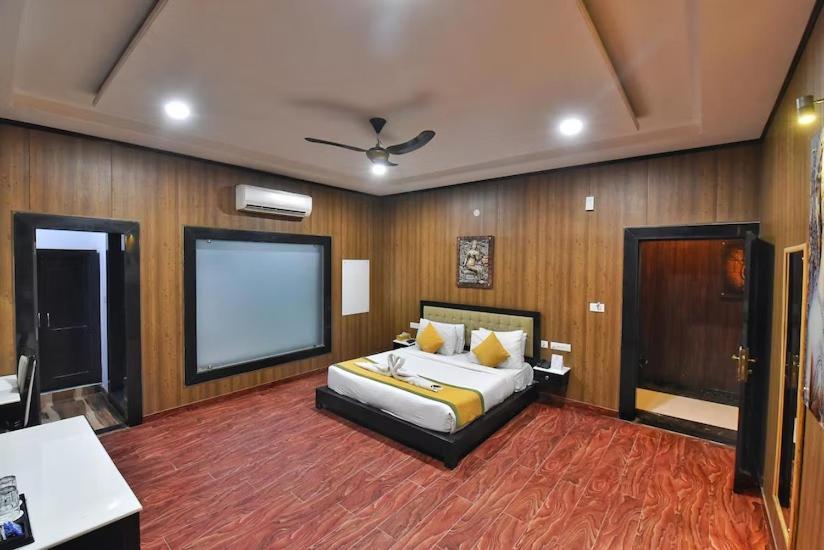 Hotel Foxoso Fiori Jaipur