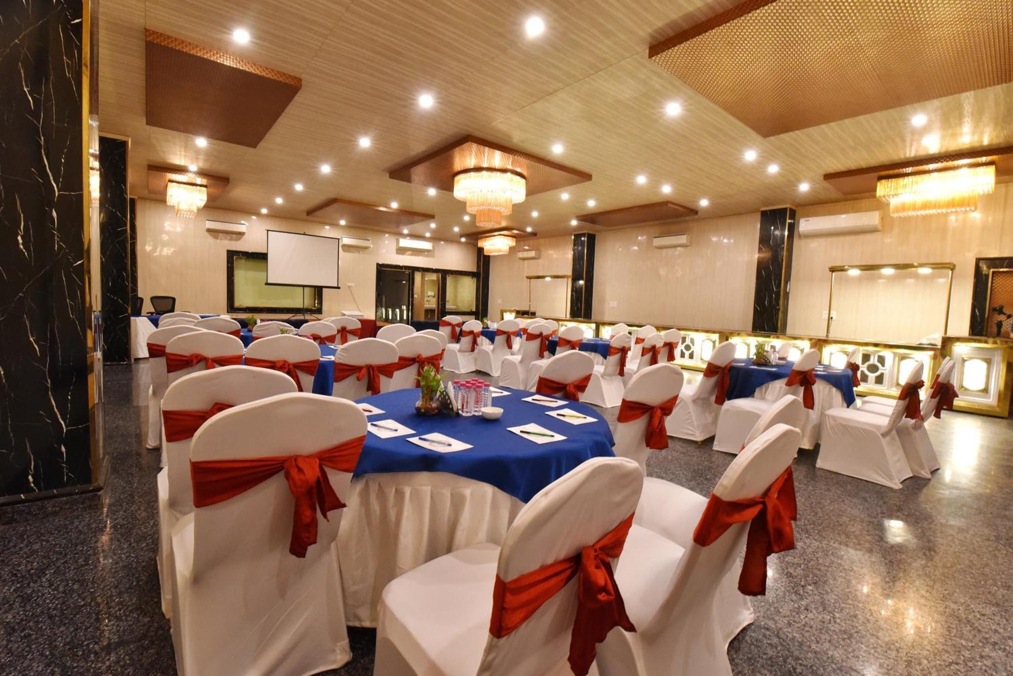 Hotel Foxoso Fiori Jaipur