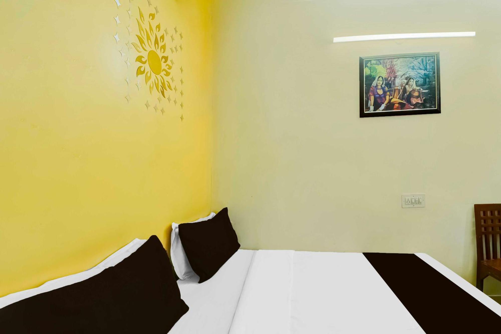 Super O Sindhi Camp Formerly Paul Avenue 3*