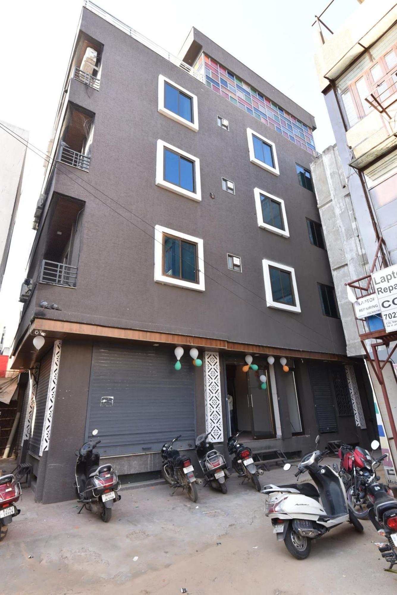 Kailash Hotel 3*