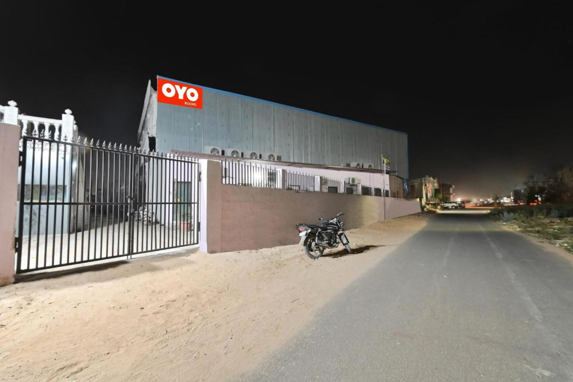 O Manuhar Hotel 3*