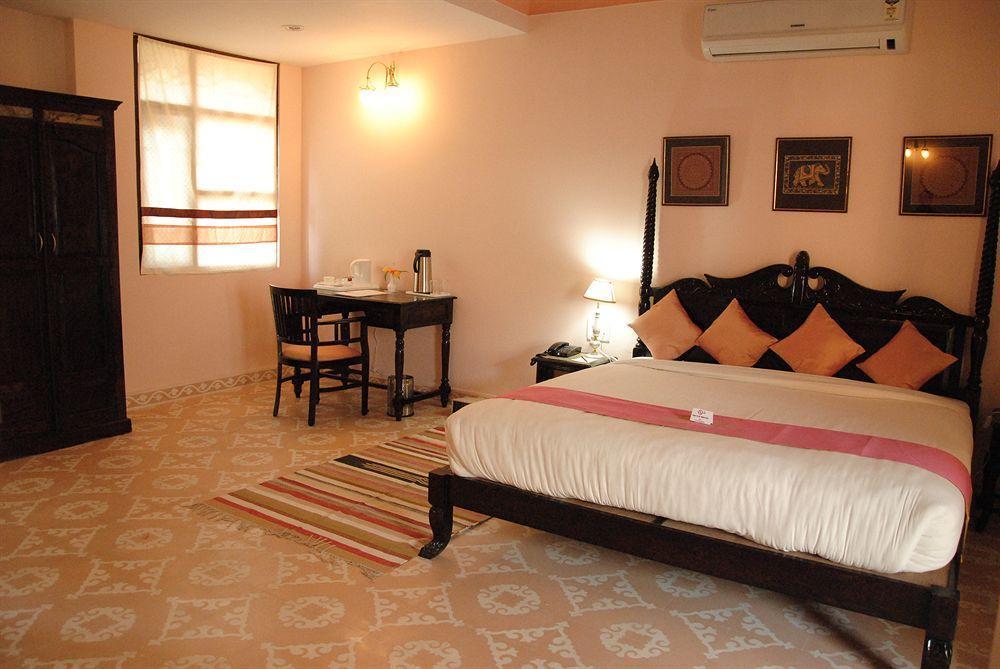 Hotel Sirsi Haveli
