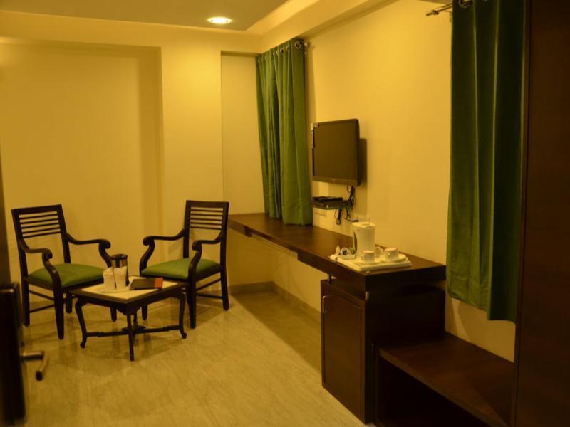 Hotel Fabhotel Radiant Star Lalkothi Jaipur