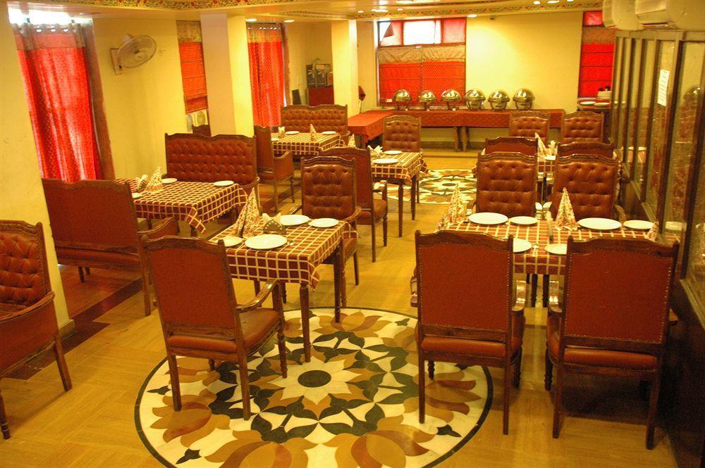 Oyo 2105 Royal Sheraton 3* Jaipur