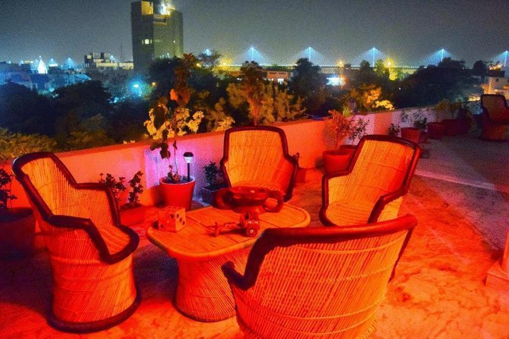 Sundeck *