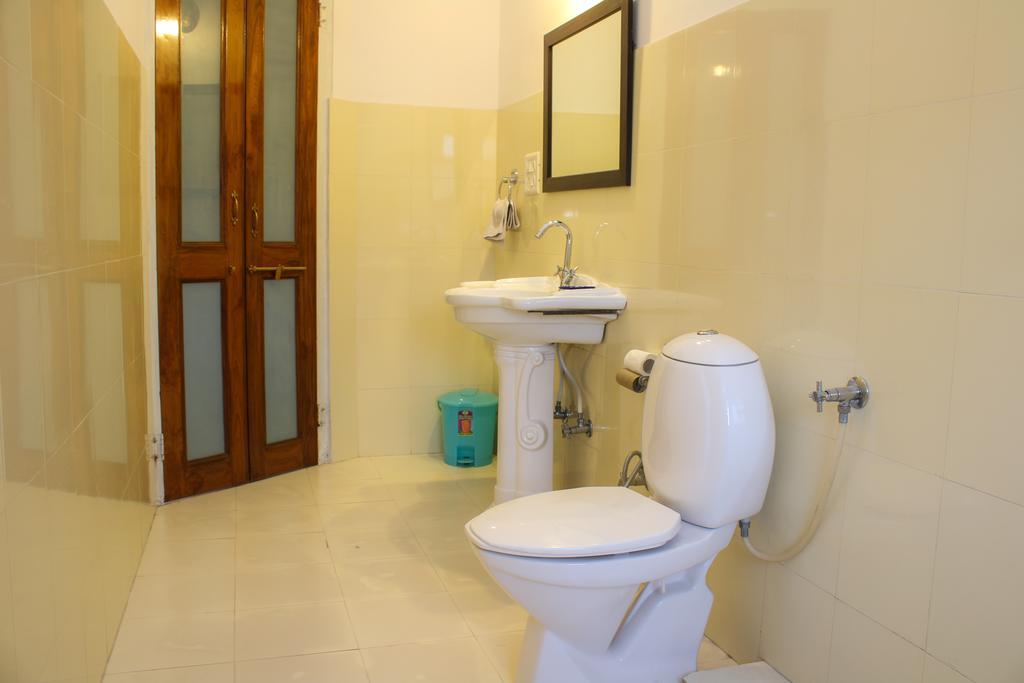 Hotel Adhbhut 3*