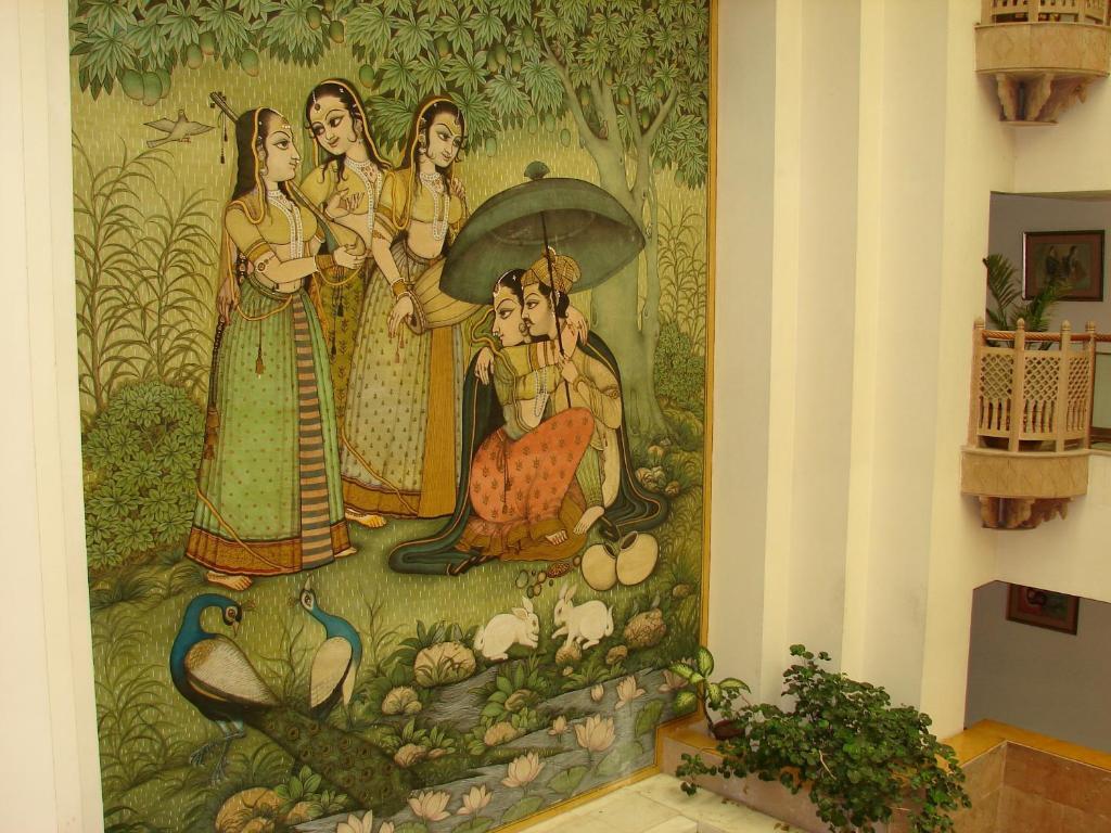V Sarovar Portico Mi Road Hotel