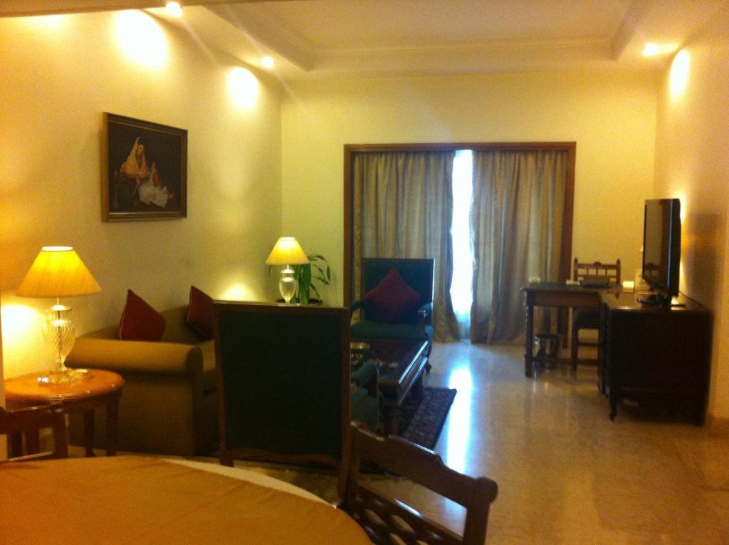 V Sarovar Portico Mi Road Hotel Jaipur