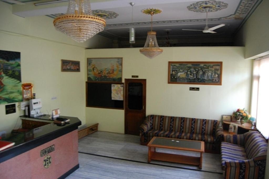 Surbhi Palace Hotel 2*