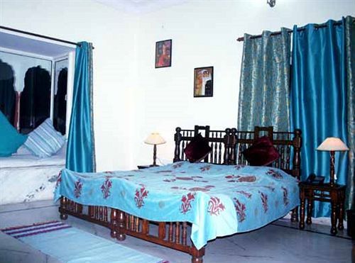 Janak Palace 2*