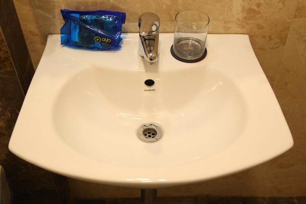 Hotel Oyo Premium Airport 2