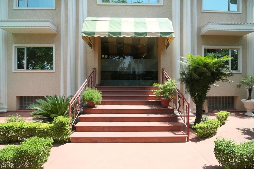 Hotel Oyo Premium Airport 2