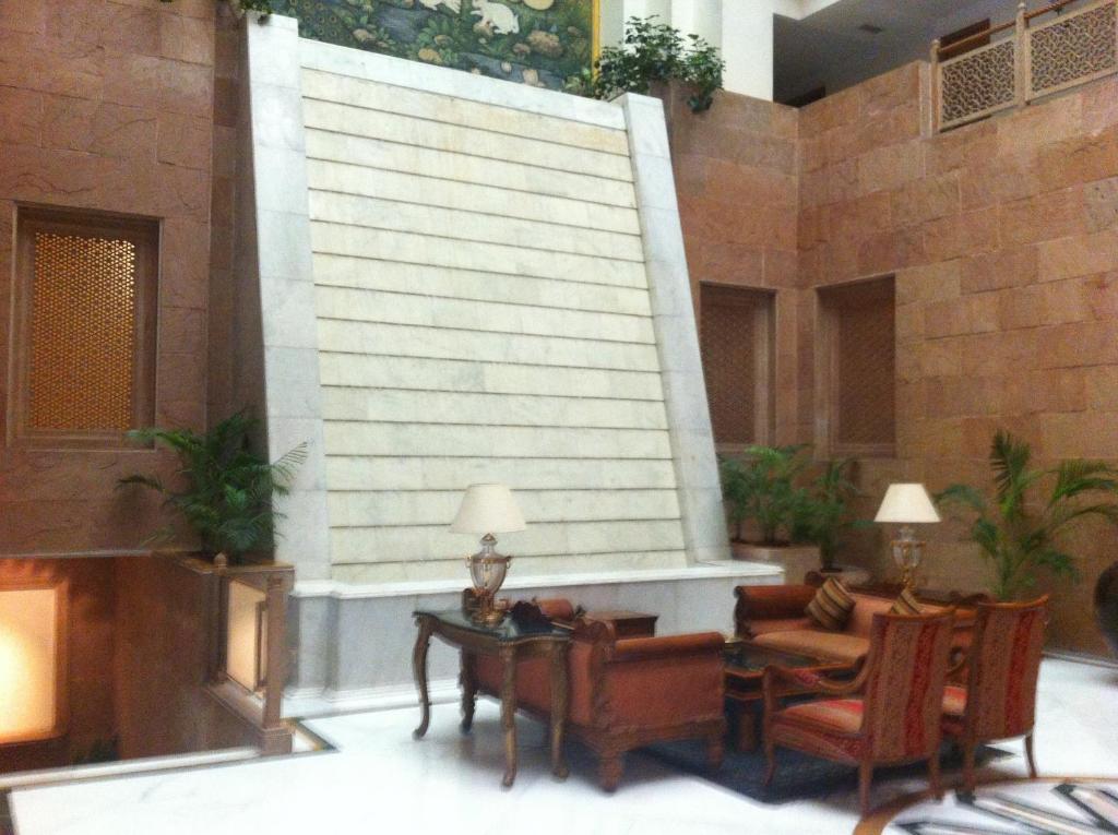 V Sarovar Portico Mi Road Jaipur