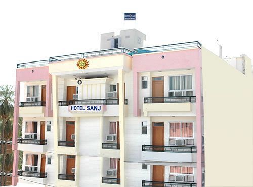 Hotel Sanj 2*
