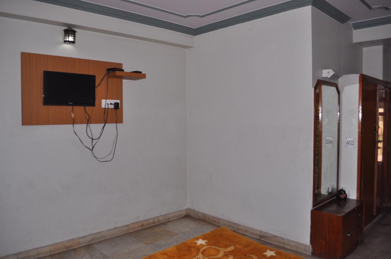 Simla Hotel 3*