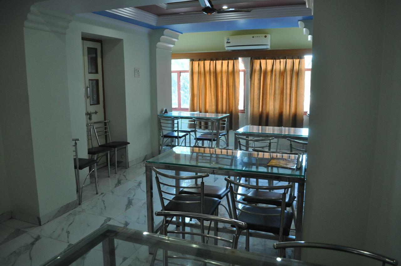 Simla Hotel 3*