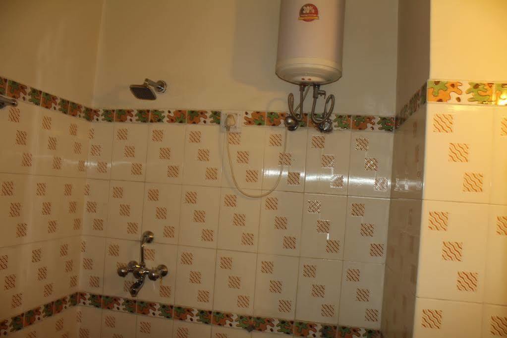 Hotel Crown Plaza Hotel 2*