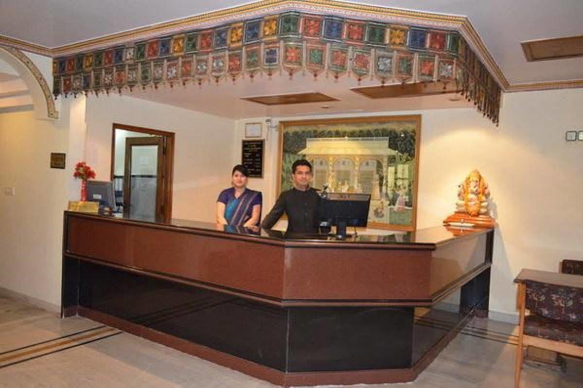 Hotel Maharani Plaza 3*